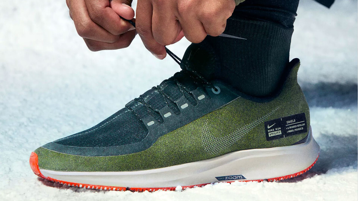 The Best Winter Running Gear for Men to Buy in 2019 - Men's Journal The Best Winter Running Gear for Men to Buy in 2019 - Men's Journal